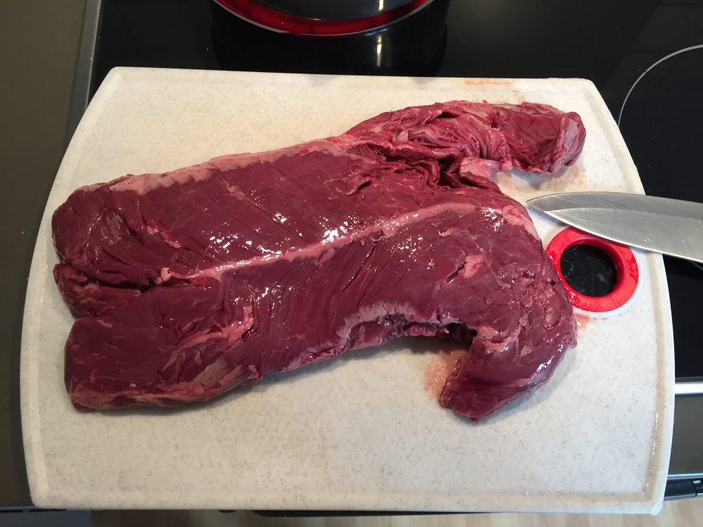 Die Mittelsehne im Onglet muss erstmal entfernt werden