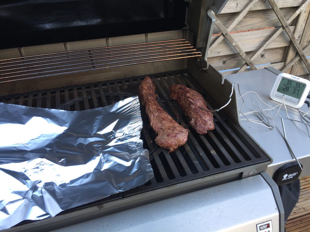 Kerntemperatur erreicht - dann muss das Onglet in Alufolie ruhen
