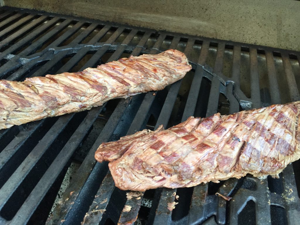 Onglet mit perfektem Grillmuster vom Grillrost